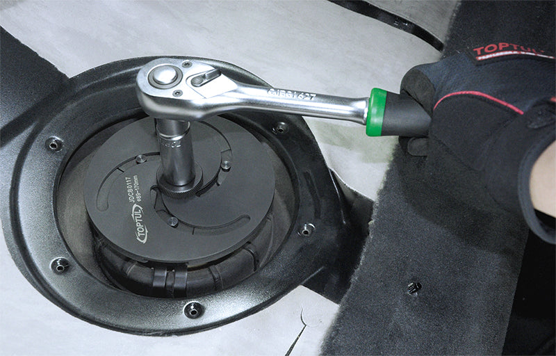llave-ajustable-para-tapas-de-combustible-3-patas-toptul