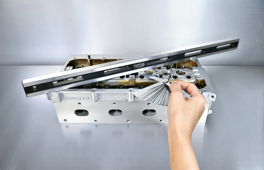 regla-para-comprobar-culatas-de-motor